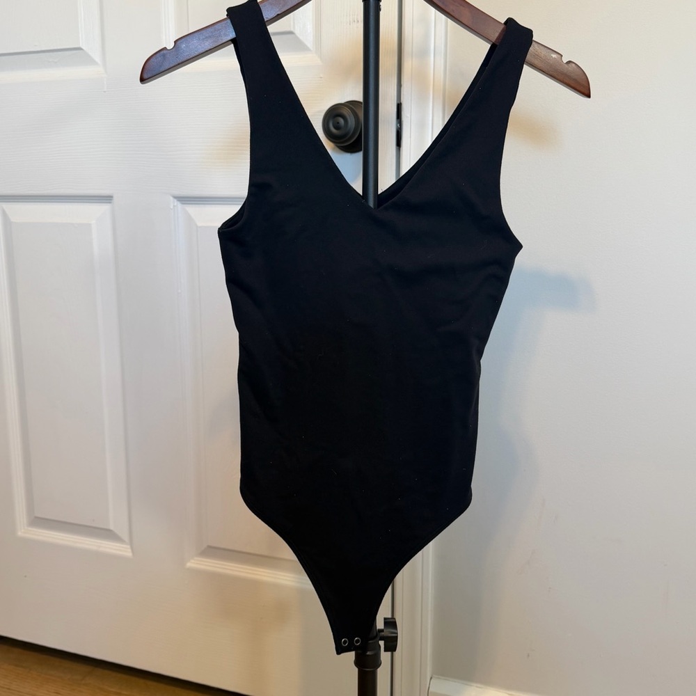 Abercrombie & Fitch Women’s Black V-Neck Bodysuit, XS